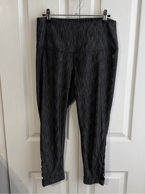 Danskin Now black soot cropped leggings size medium